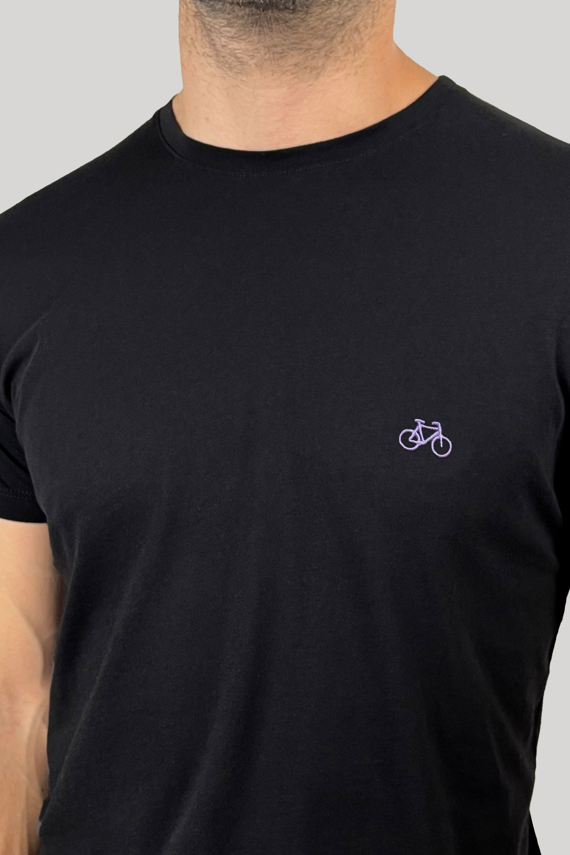 CAMISETA BÁSICA NEGRA