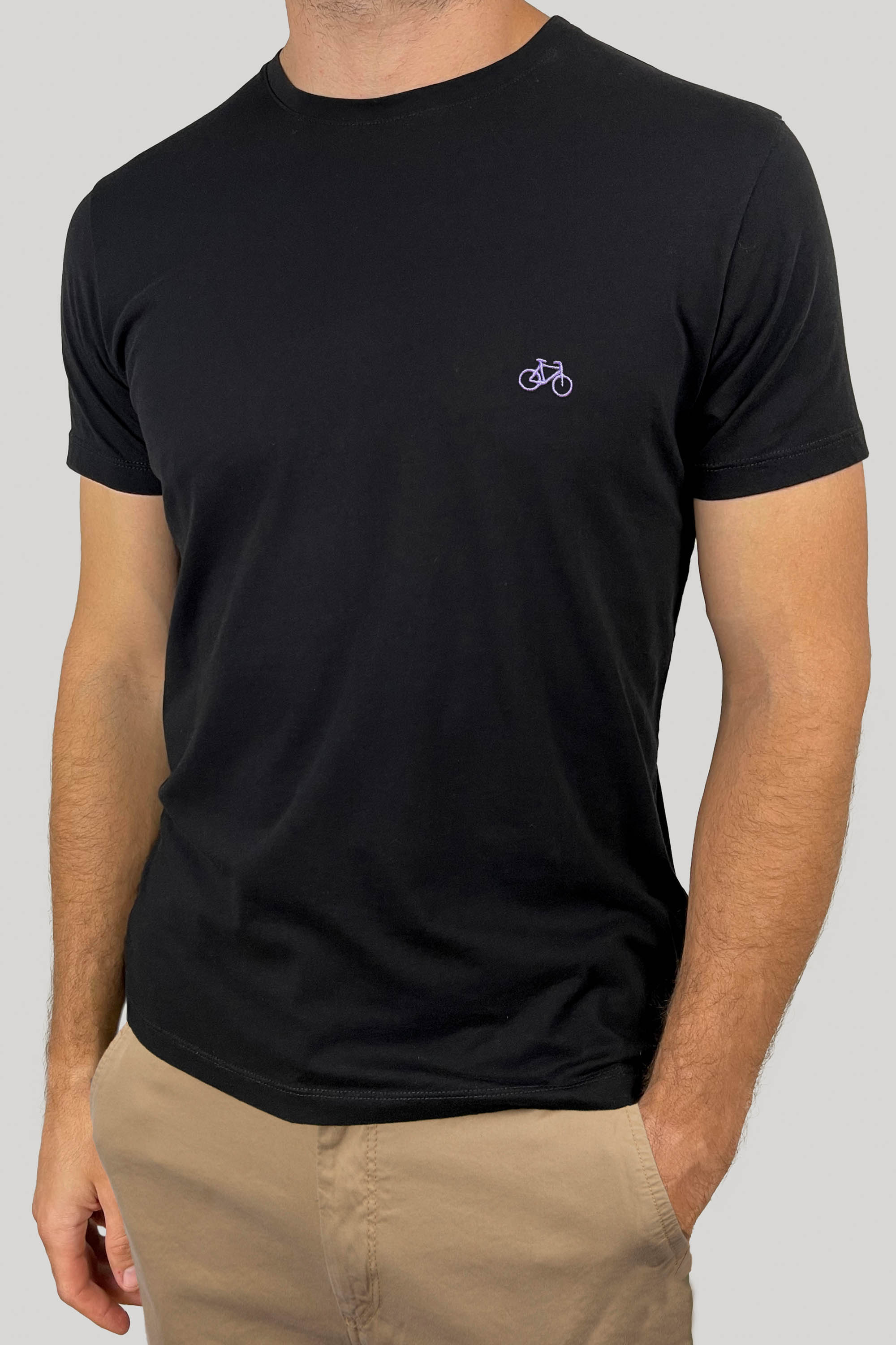 CAMISETA BÁSICA NEGRA