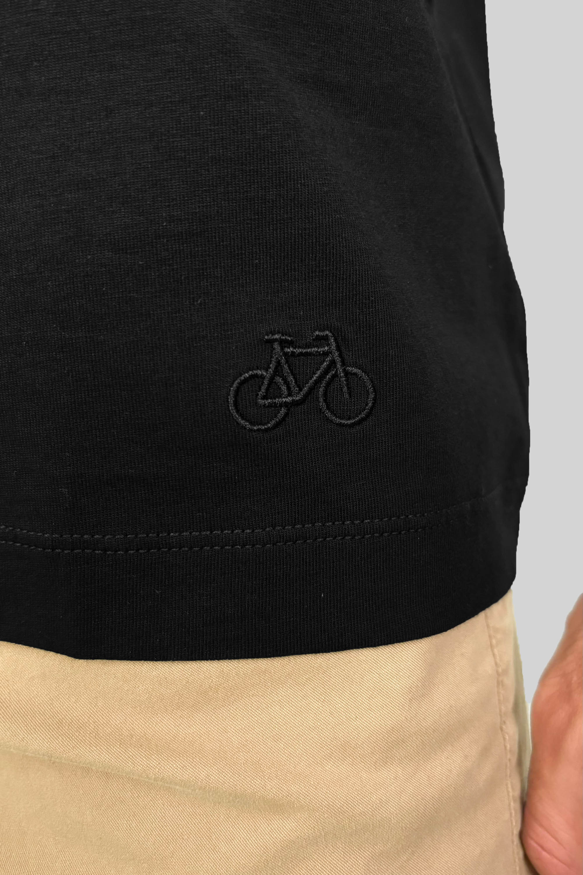 CAMISETA BASIC PLUS NEGRA