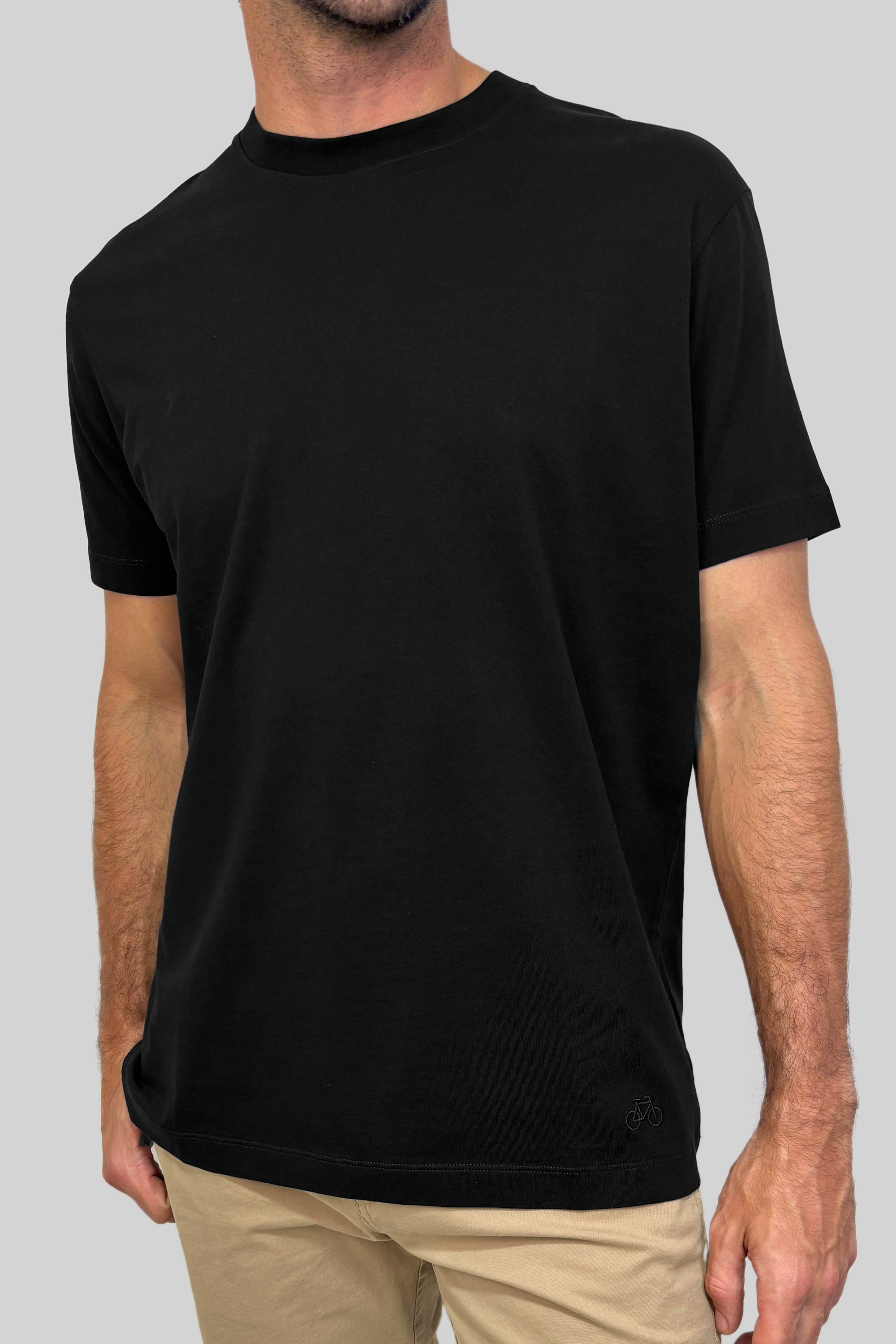 CAMISETA BASIC PLUS NEGRA