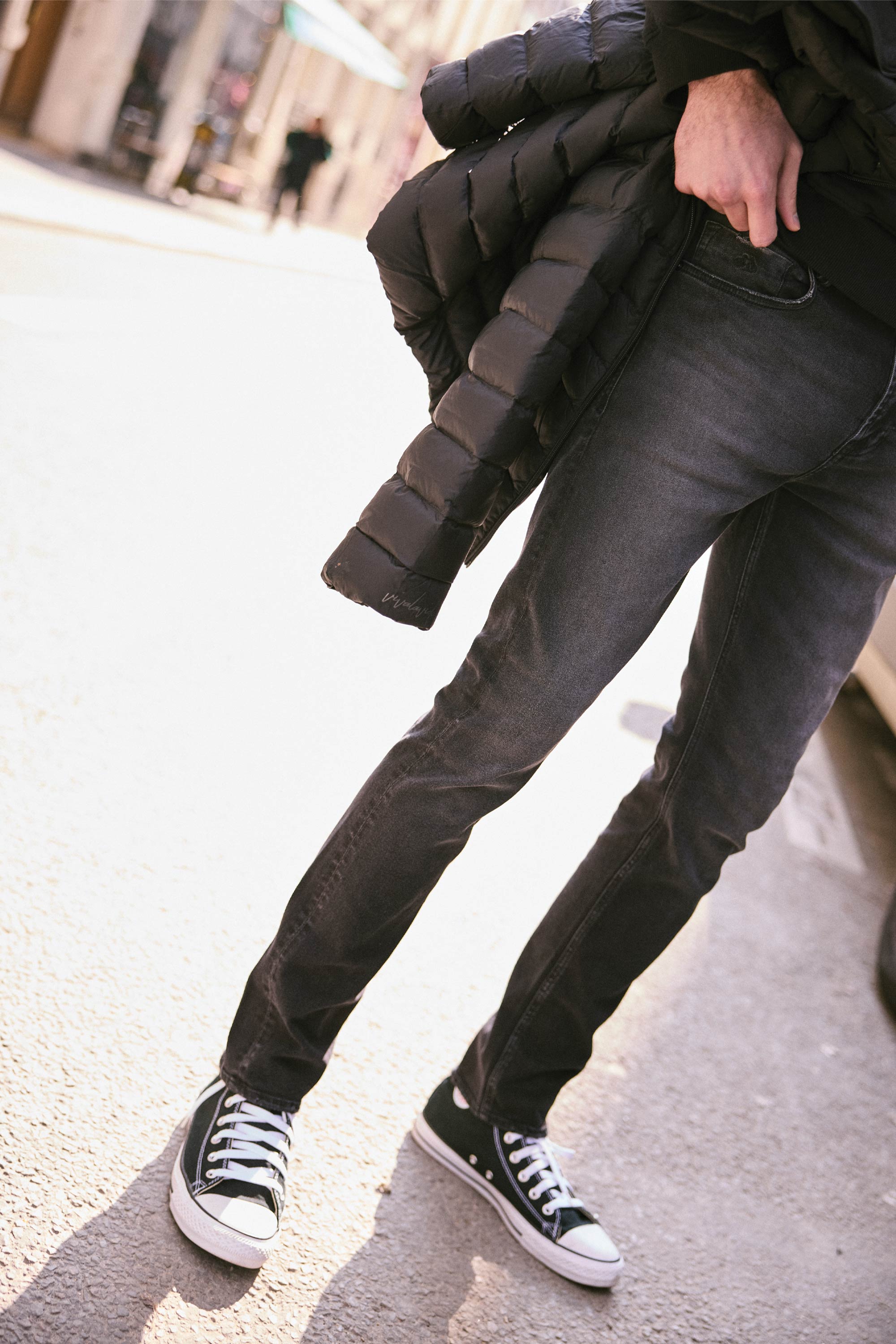BLACK DENIM JEAN